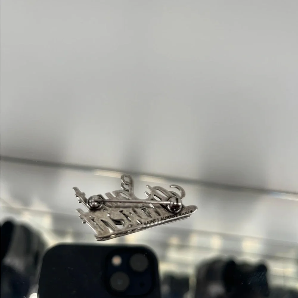 Saint Laurent pin - Picture 2 of 2